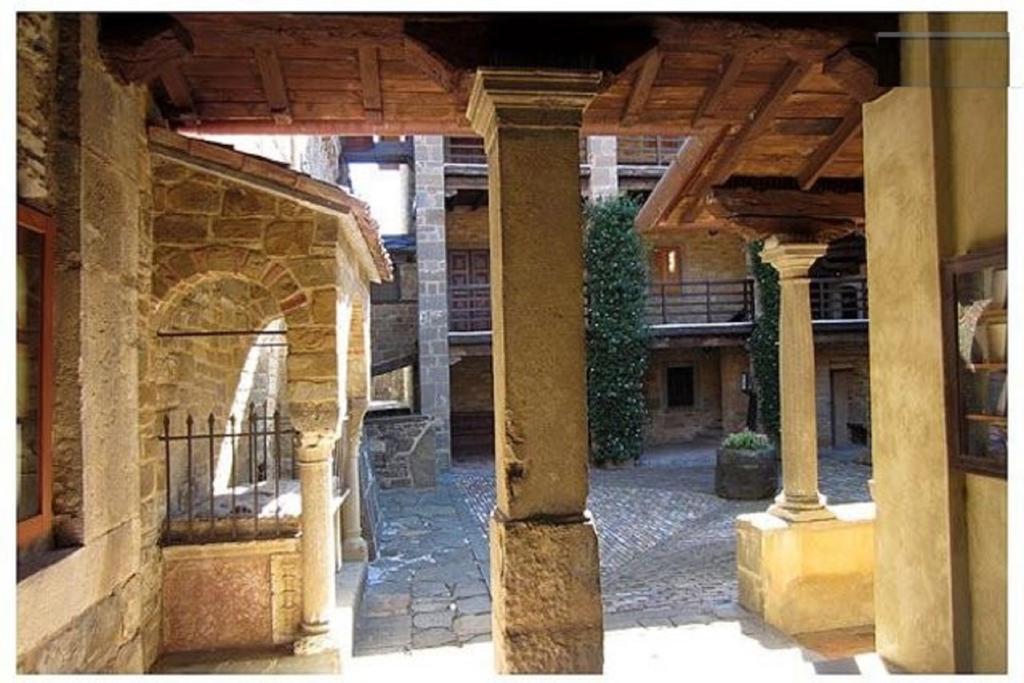 阿尔基奥斯特罗中世纪修道院历史公寓 Sotto il Monte 客房 照片
